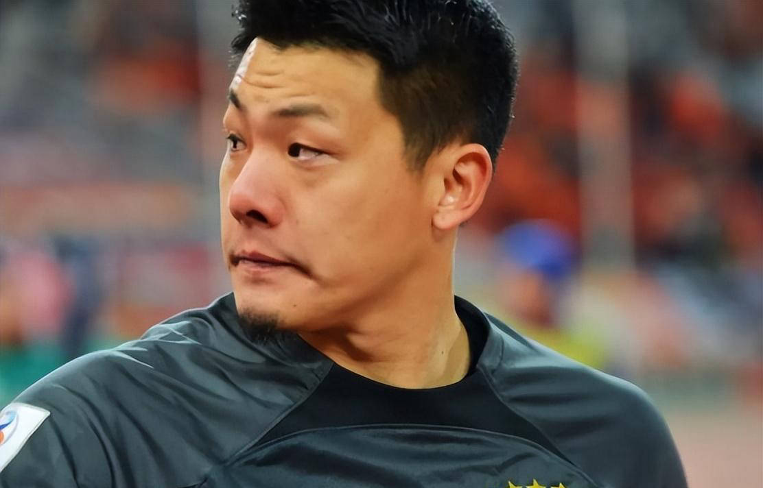 包含亚眠球迷疑似遭遇烦心事，俱乐部发声明的词条