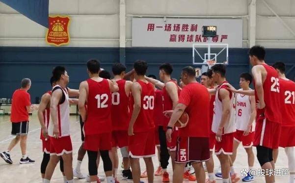 包含中国男篮预计4日首次裁员欧洲拉练战荷兰与突尼斯的词条