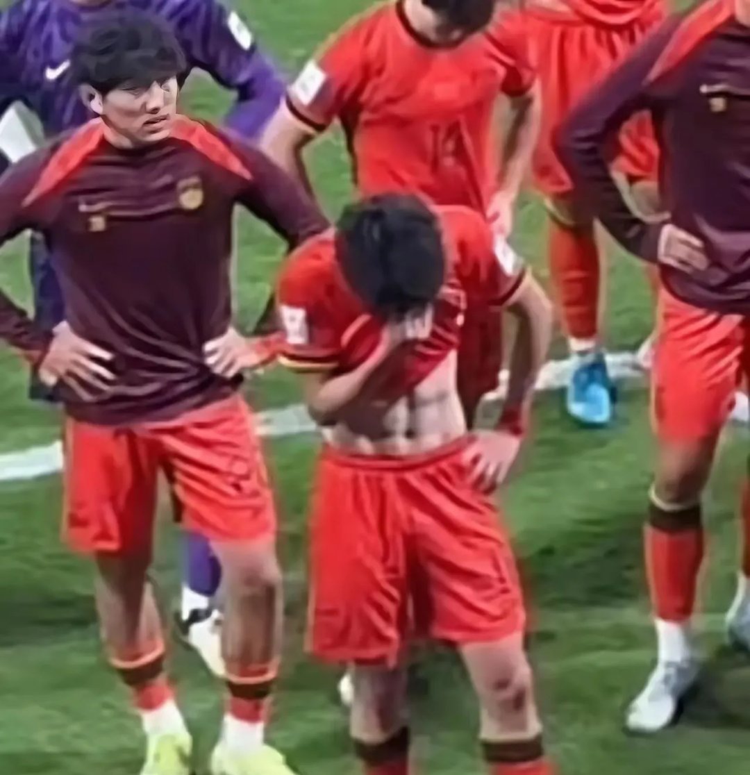 包含0-2！比国足还惨，亚洲冠军沦为鱼腩，9轮0胜5分，提前垫的词条