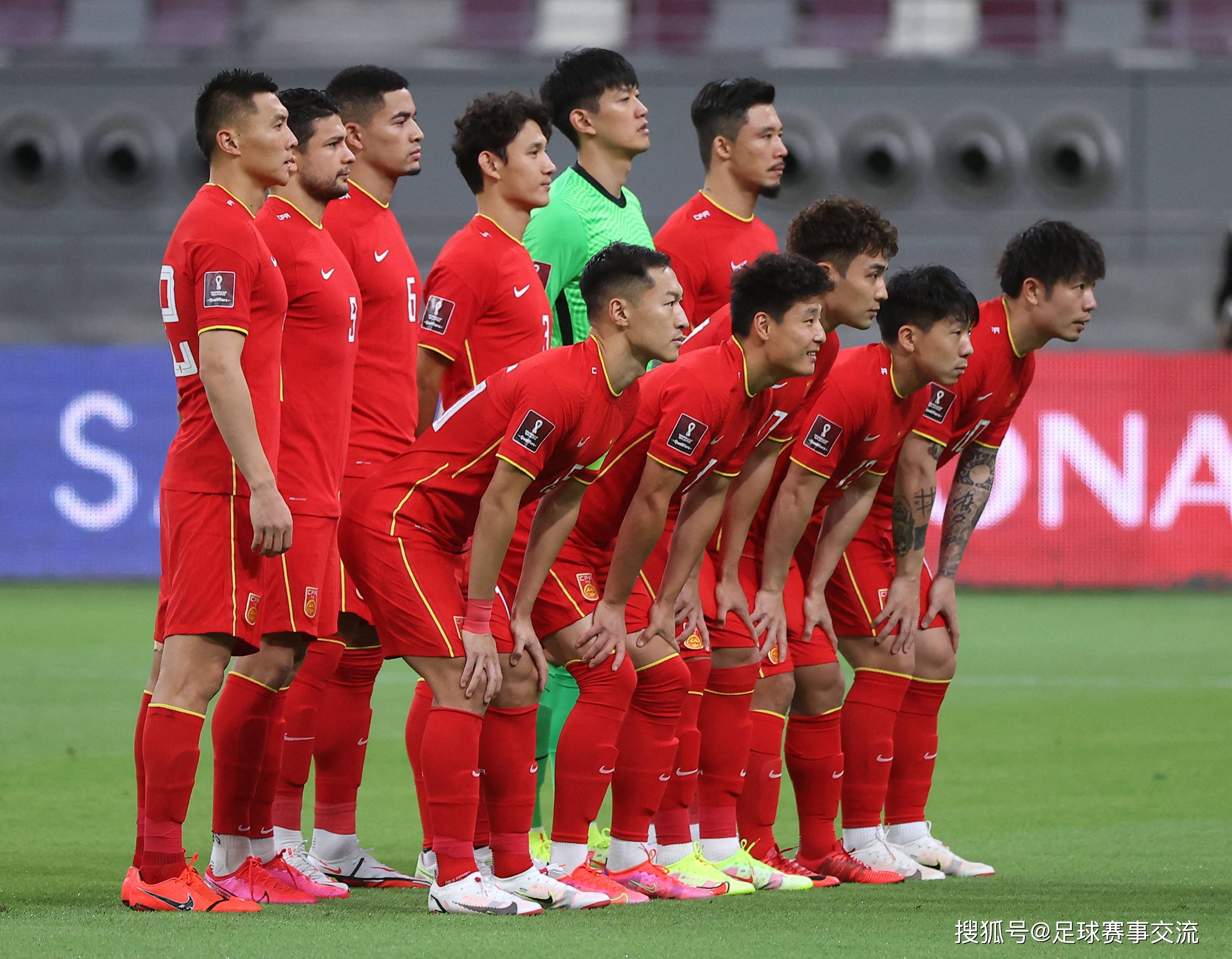 中国足球联赛精彩战况吸引球迷目光